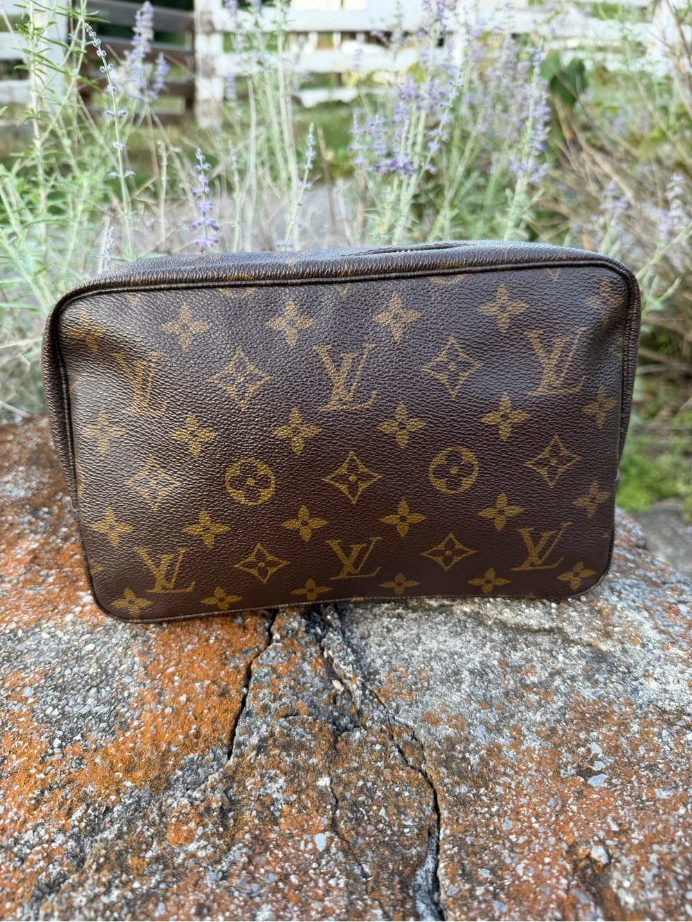 Authentic Louis Vuitton Monogram Trousse Toilette 23 Clutch Bag